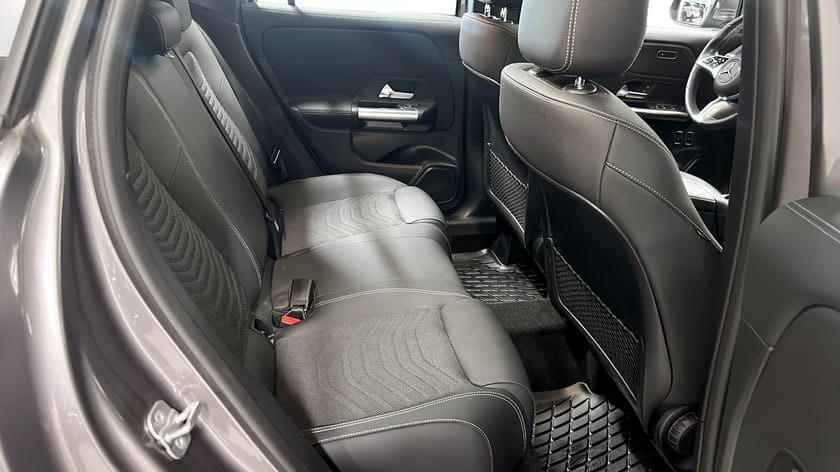 Bild 5 av Mercedes-Benz GLA 250 e Panorama Dragkrok Keyless Go