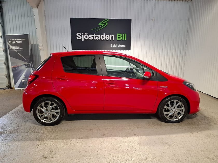 Bild 4 av Toyota Yaris Hybrid e-CVT Active Style Klima Farthållare Backkamera