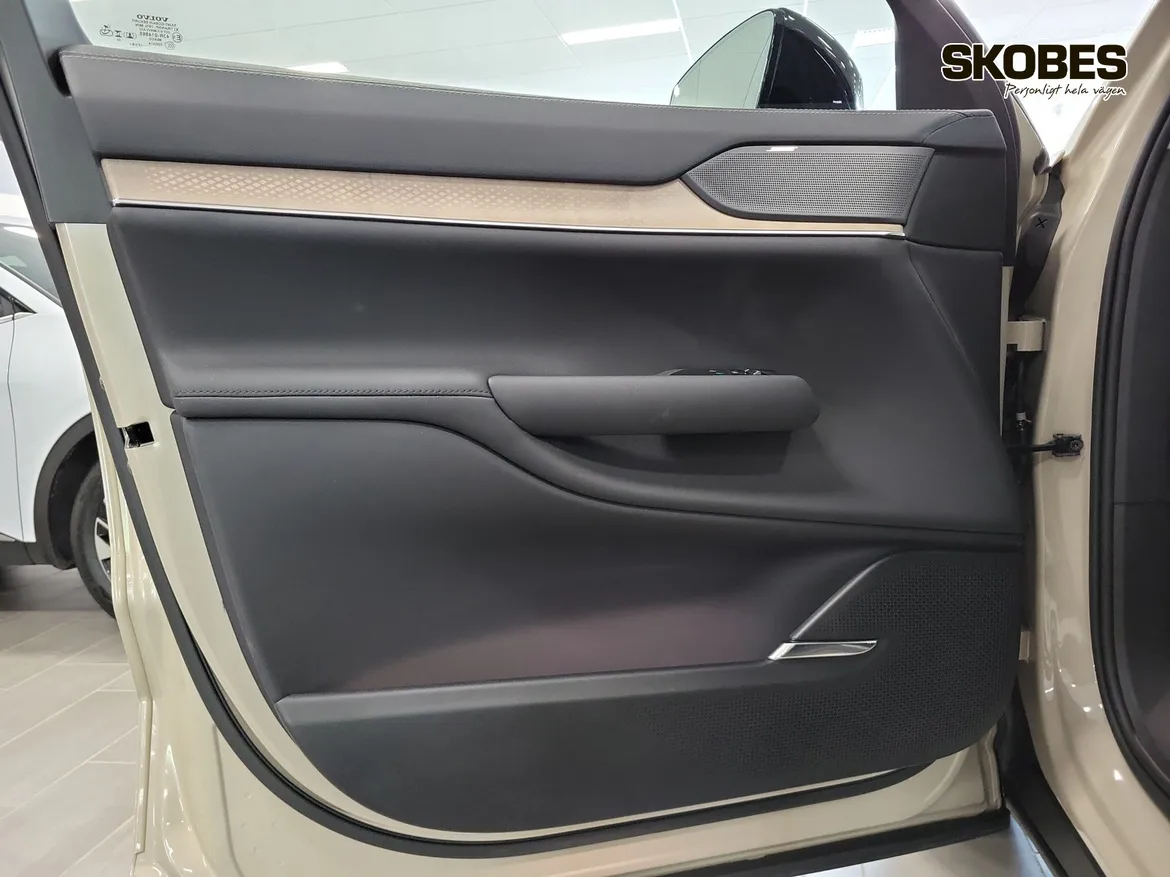 Volvo EX90
