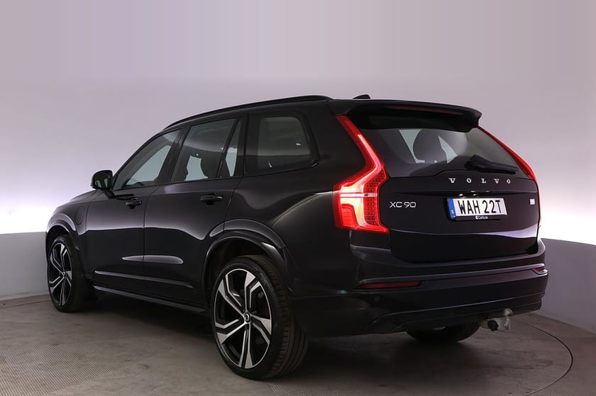 Bild 4 av Volvo XC90 T8 Ultimate Dark 7-Sits B&W Pano Massage HUD Drag