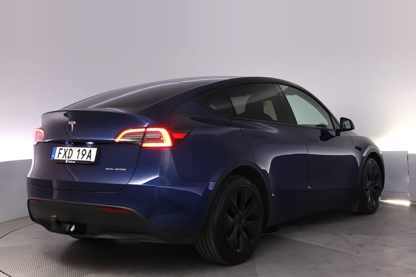 Bild 5 av Tesla Model Y Long Range AWD Autopilot Panorama Drag