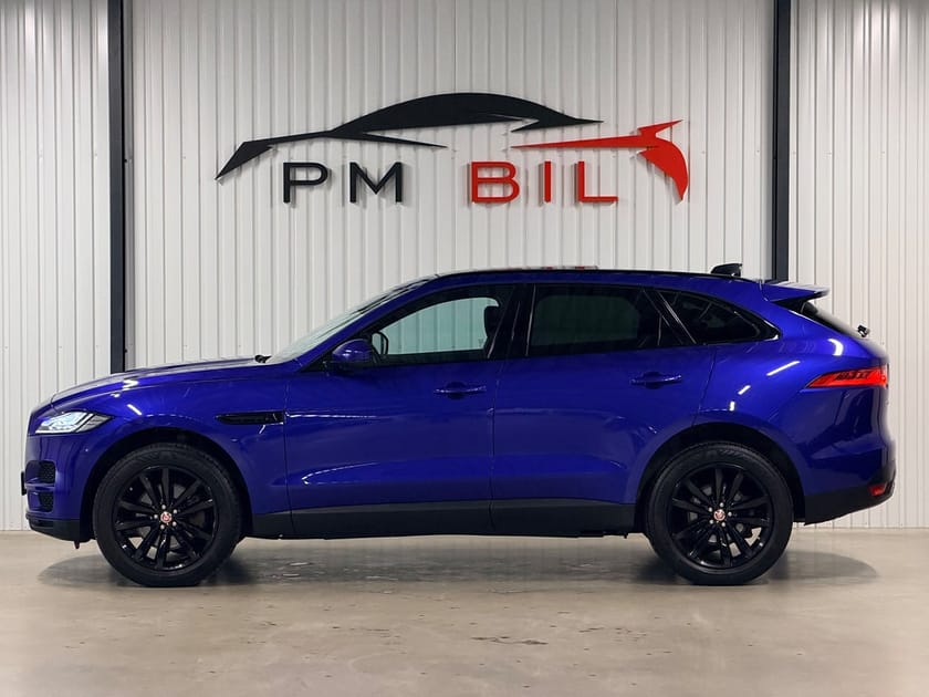 Bild 5 av Jaguar F-Pace 30d AWD 300hk Panorama Värmare Drag Läder S&V-Hjul