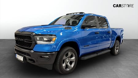 RAM 1500 Crew Cab BIGHORN 5.7 V8 HEMI 4x4 395hk DRAG // PANO
