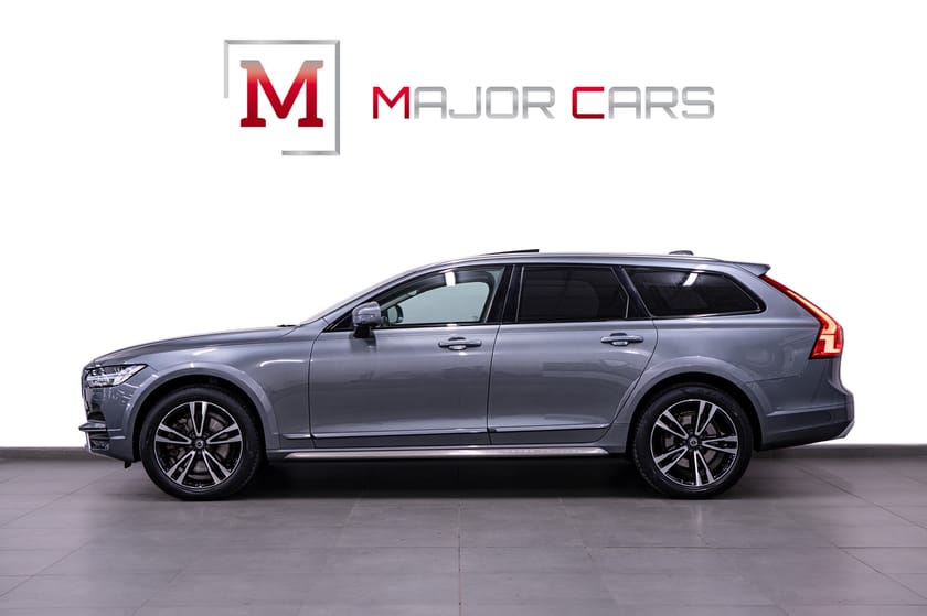 Bild 3 av Volvo V90 Cross Country D4 AWD Inscription Pro Pano H/K 360° Drag 190hk