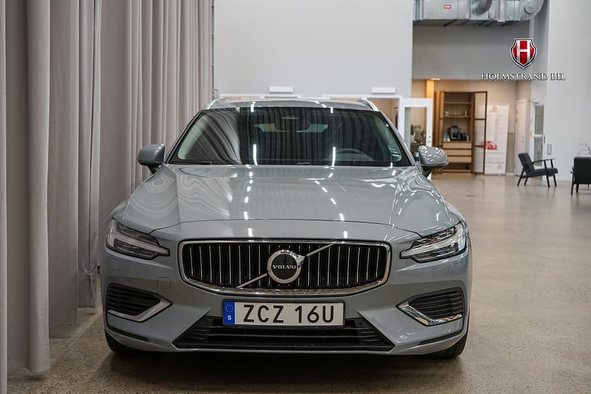 Bild 4 av Volvo V60 T6 Plug-In Hybrid AWD  Core Värme Drag VOC Kamera BLIS