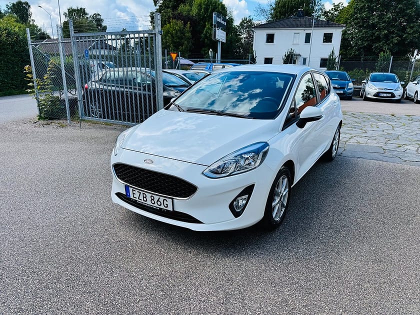 Bild 2 av Ford Fiesta 1.0 100HK ECOBOOST 5-D TREND / CARPLAY / 5600Mil
