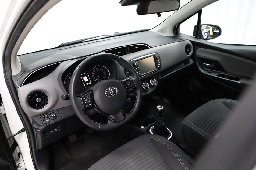 Bild 3 av Toyota Yaris 5-dörrar 1.5 VVT-iE Active 111hk / Vinterhjul