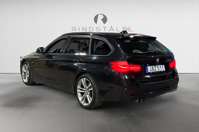 Bild 5 av BMW 320i Touring 184 HK AUT SPORT LINE PDC SKINN LED 12800MIL 954KR/ÅR