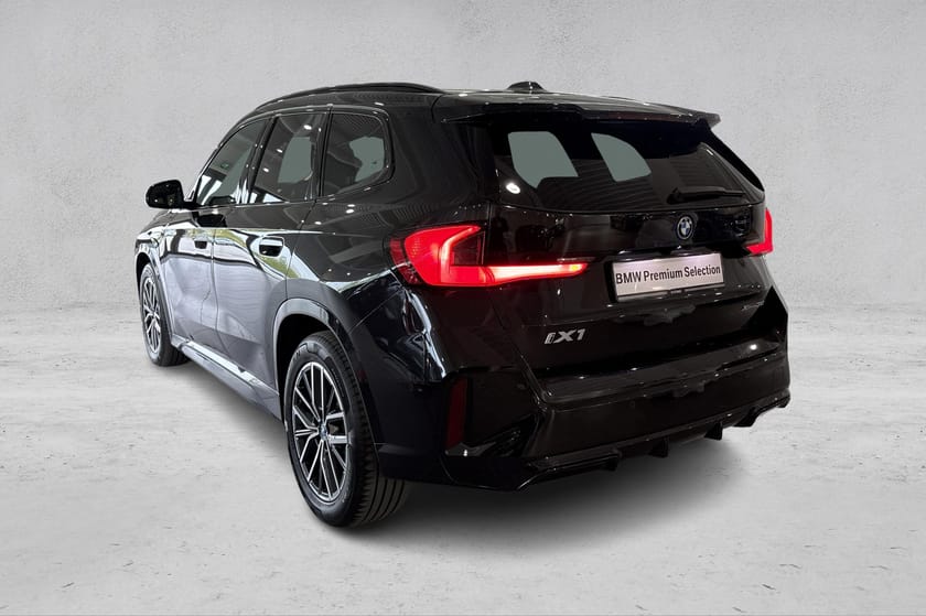 Bilde 3 av BMW iX1 xDrive30 Fully Charged M-SPORT AD.LED AD.CR SKINN PANO