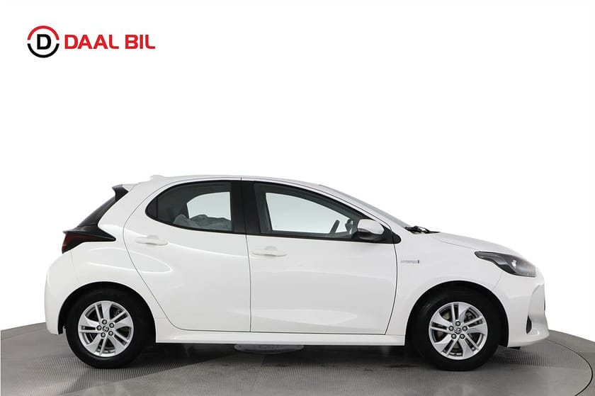 Bild 5 av Toyota Yaris Hybrid CVT 116HK ACTIVE B-KAMERA MOTORVÄRMARE CARPLAY