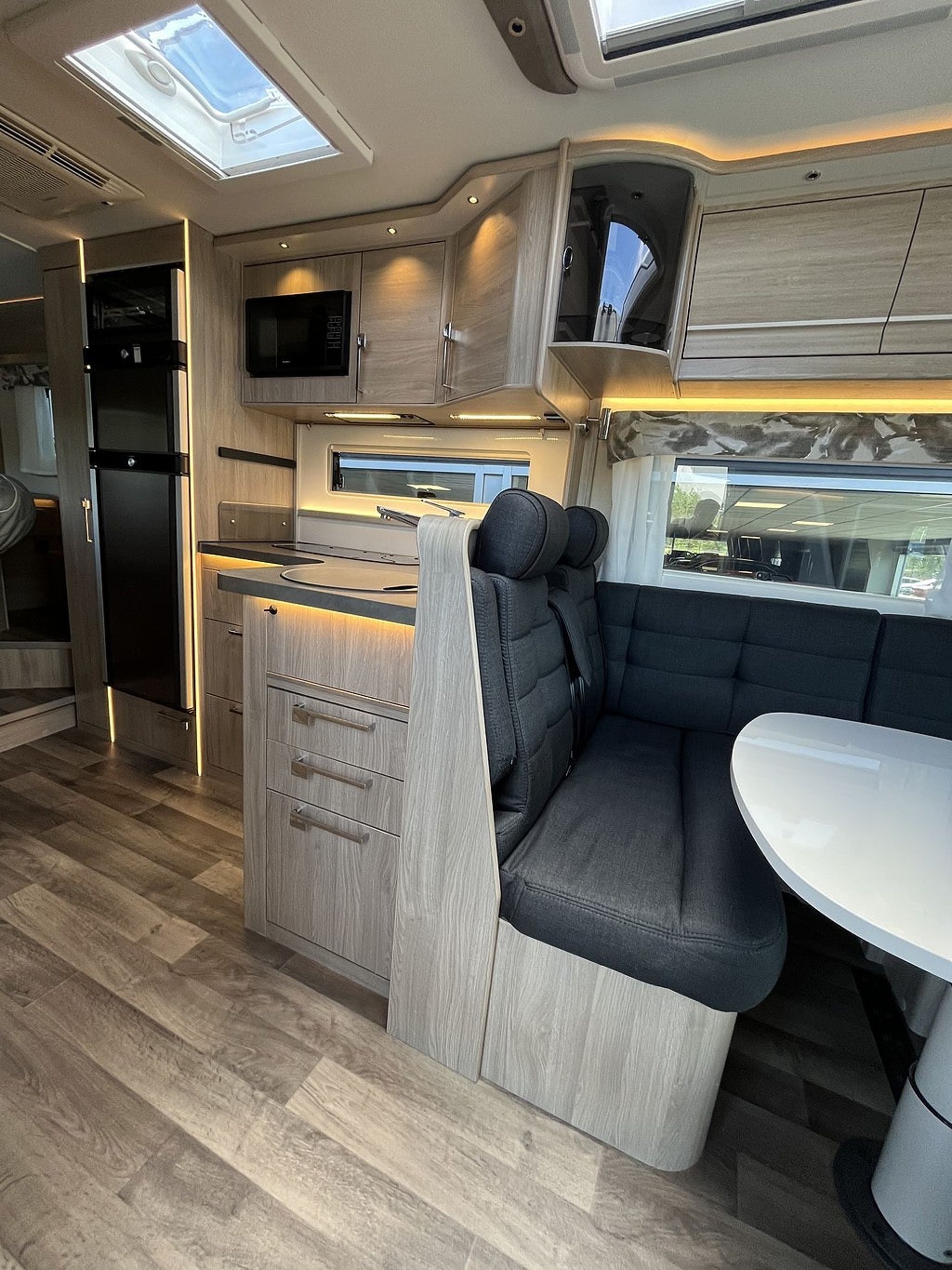 Kabe Campervan Mercedes-Benz 2.1 CDI RWD 2022, kuva 6/27