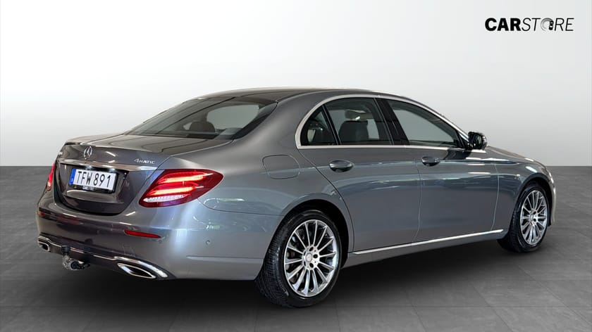 Bild 2 av Mercedes-Benz E 400 4MATIC 333Hk / 360° / HUD / Drag