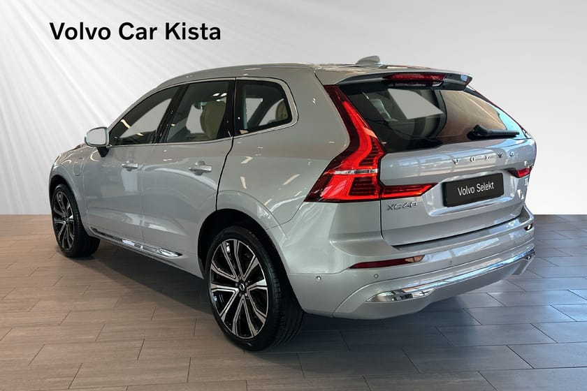 Bild 4 av Volvo XC60 Recharge T6 Ultimate Bright Drag Pano B/W HUD