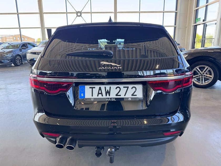 Bild 4 av Jaguar XF 20d Sportbrake Signature RS | Vämare | Drag | CarPlay |