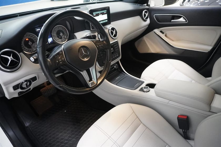 Bild 2 av Mercedes-Benz A 200 CDI 7g-DCT 136 hk