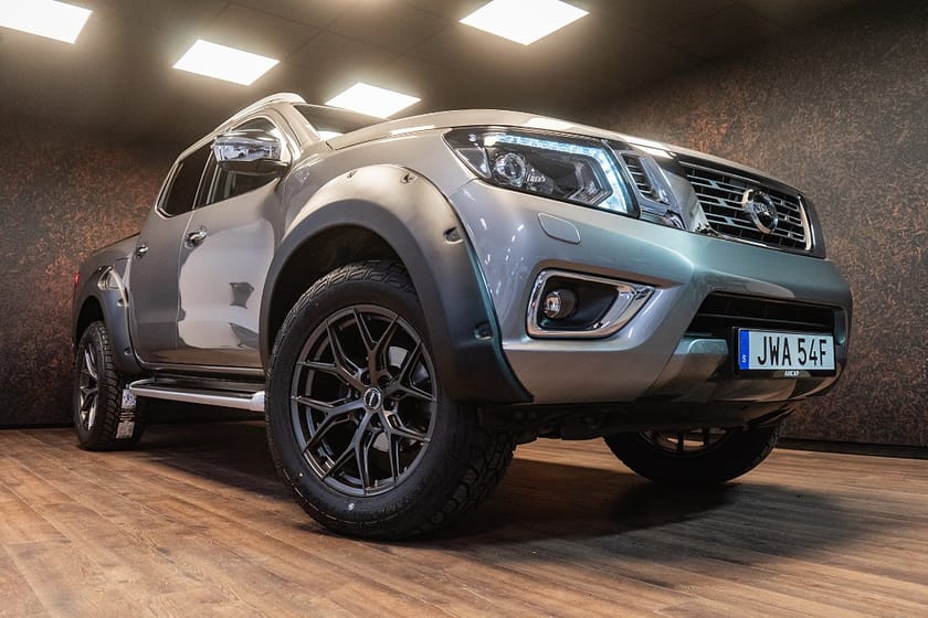 Bild 3 av Nissan Navara Dubbelhytt 2.3 dCi 4WD Tekna | MOMS | Lågmil | Diff | 3475kr/mån