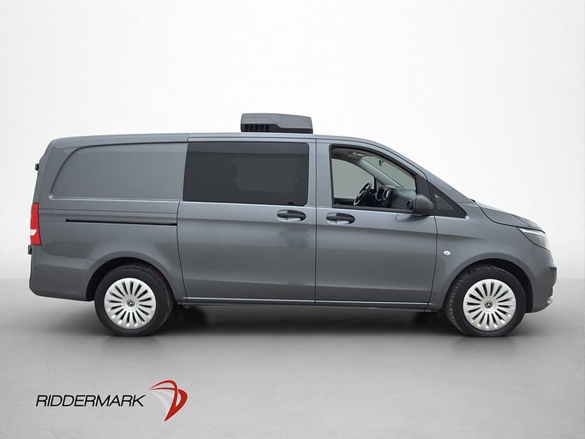 Bild 1 av Mercedes-Benz Vito Mixto 116 CDI 3.0t Värm Drag B-Kamera CARPLAY Moms