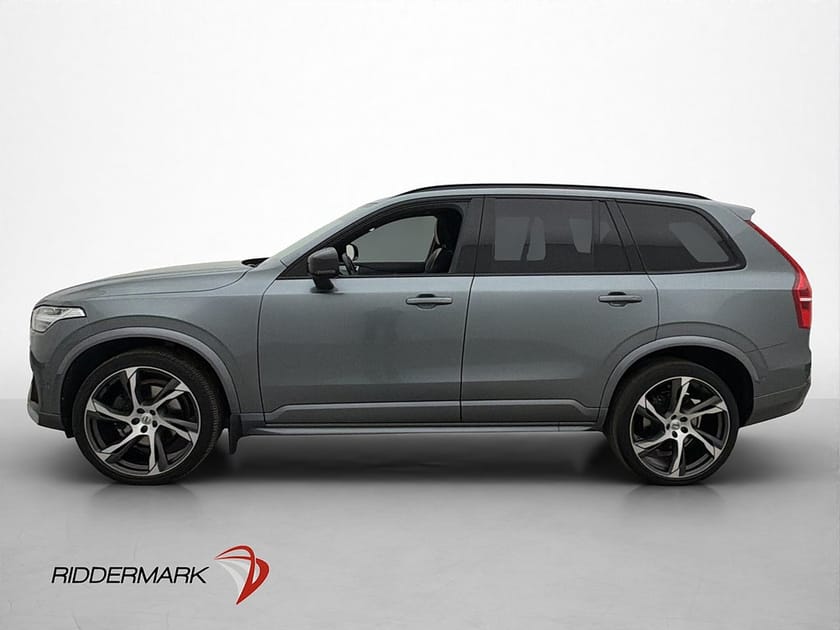 Bild 4 av Volvo XC90 B5 AWD R-Design 7-sits Pano B&W 360° D-Värm Drag
