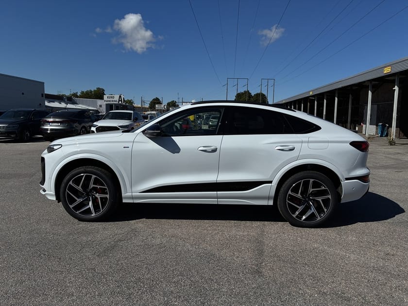 Bild 2 av Audi Q6 Sportback e-tron quattro 315 KW