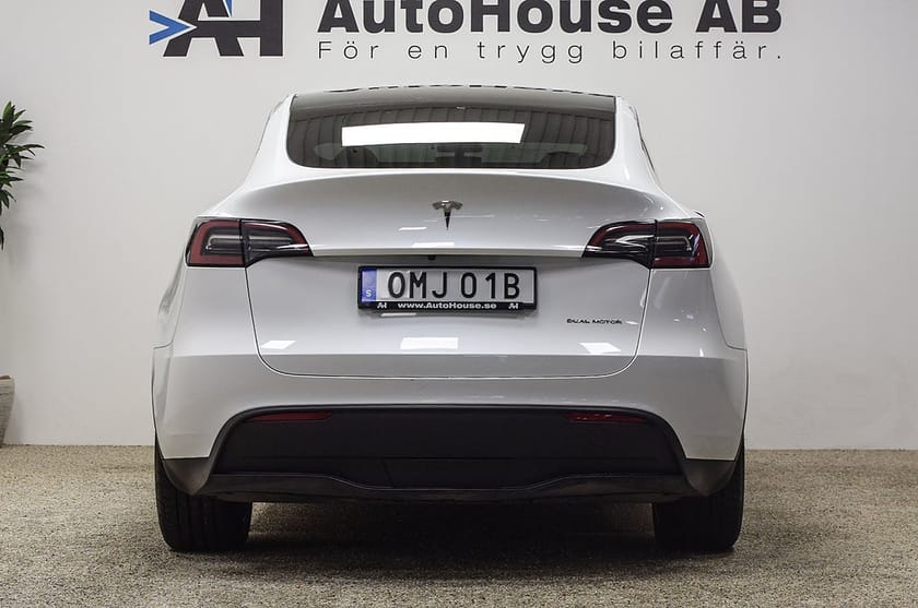 Bild 5 av Tesla Model Y Long Range AWD 514HK Ryzen Dragkrok Svensksåld