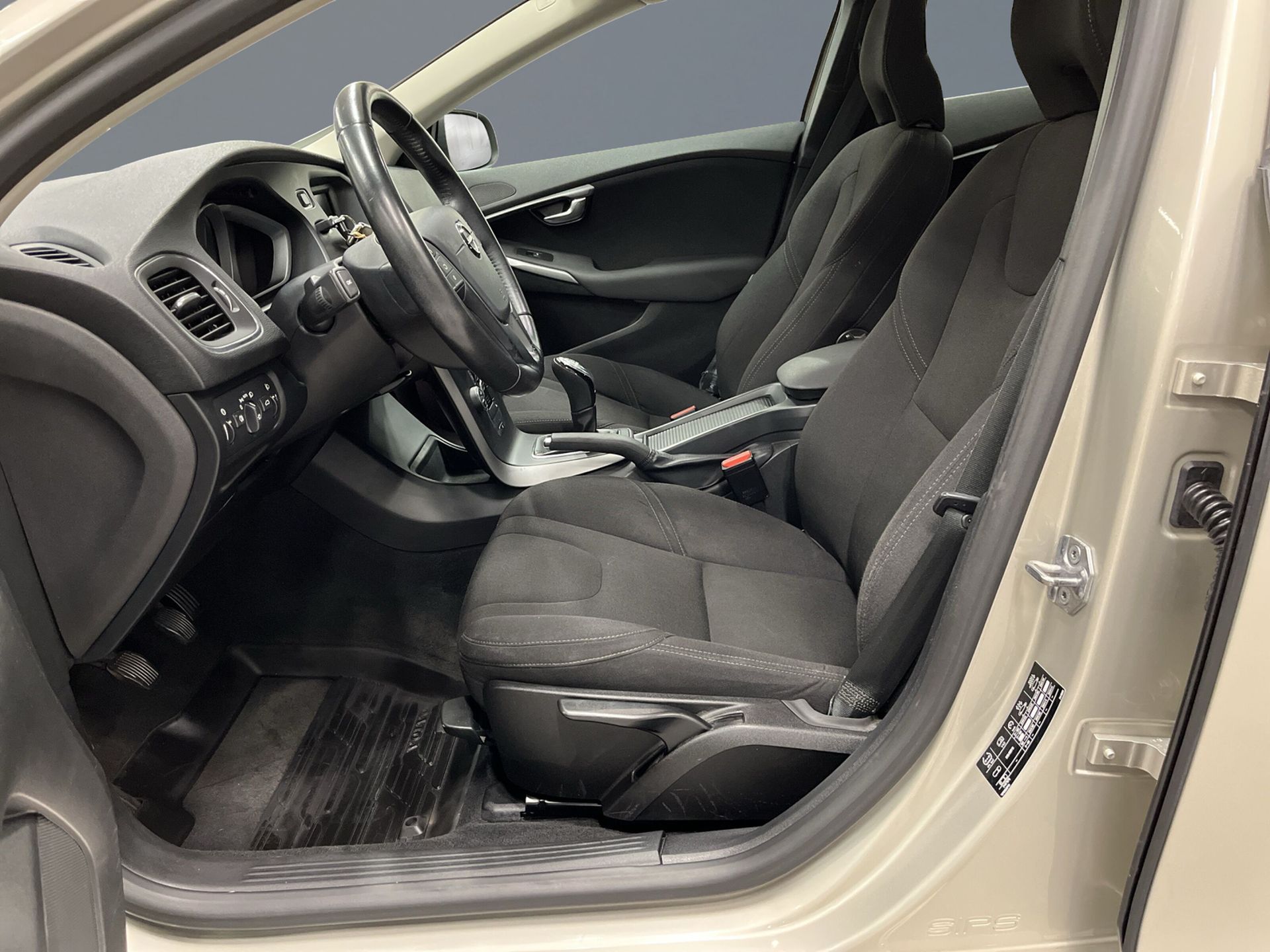 Volvo V40 D2 Business 2018, kuva 5/10