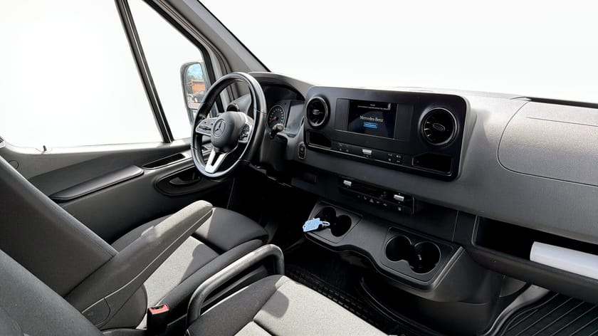 Bild 4 av Mercedes-Benz Sprinter 314 CDI FWD Panel Van 9G-Tronic 143Hk / Kamera / Värmare / Drag