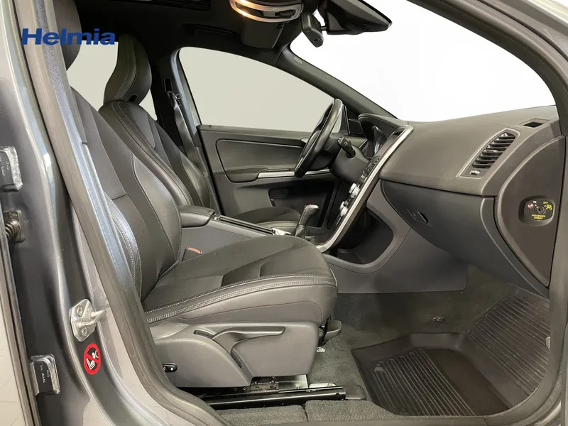 Bild 15 av 18 – Volvo XC60 D4 Momentum Business E PRO