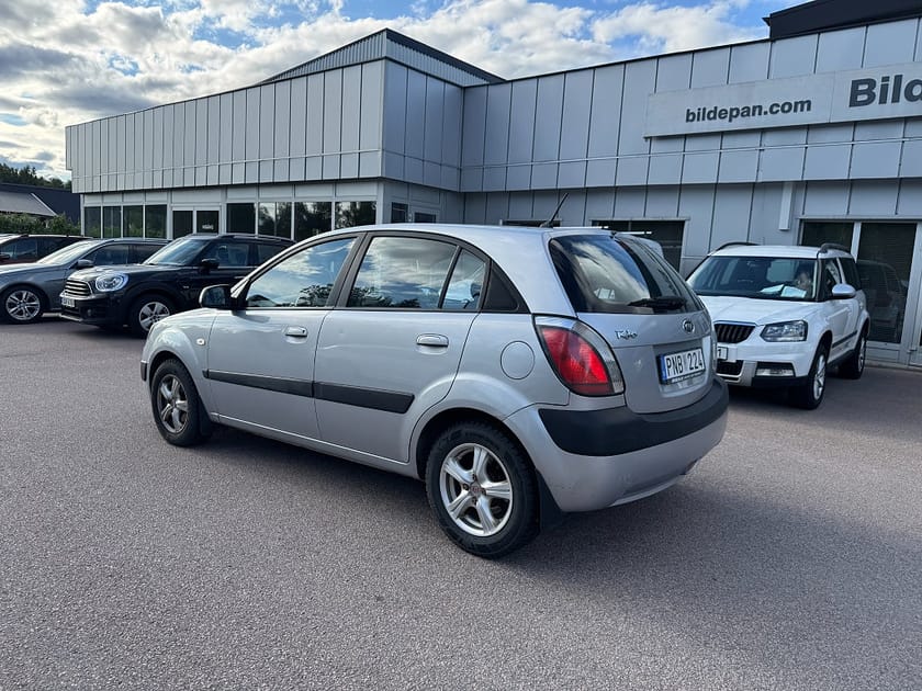 Bild 2 av Kia Rio 1.4  97 Hk