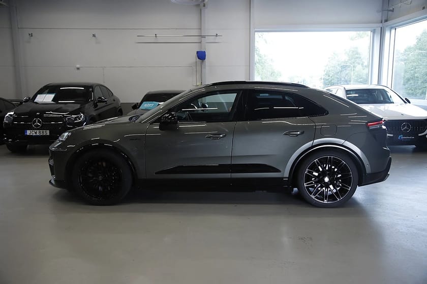 Bild 2 av Porsche Macan Turbo Electric