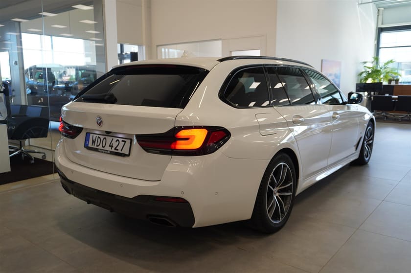 Bild 4 av BMW 520d xDrive Touring M-Sport Fartpilot Drag Värmare Adap LED