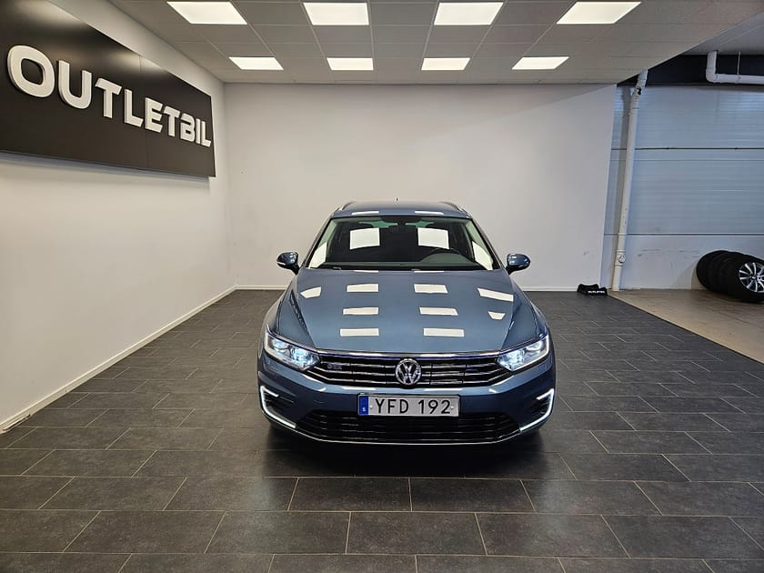 Bild 4 av Volkswagen Passat Variant GTE 1.4 TSI 218hk Laddhybrid Värmare Drag B-cam