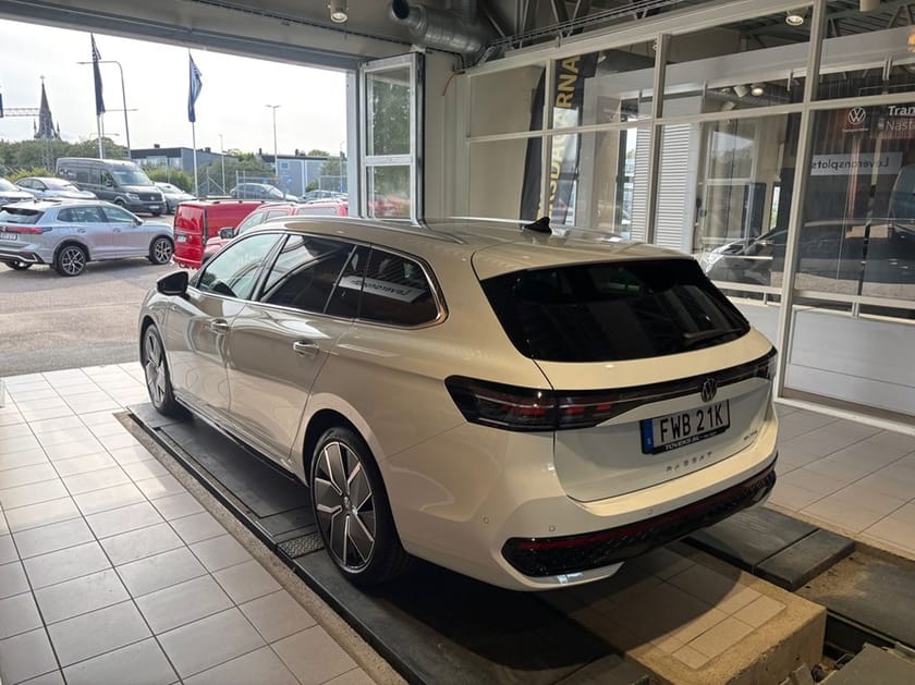 Bild 3 av Volkswagen Passat Variant eHybrid R-LINE | DRAG | PHEV PLUS | OTROLIGT PRIS
