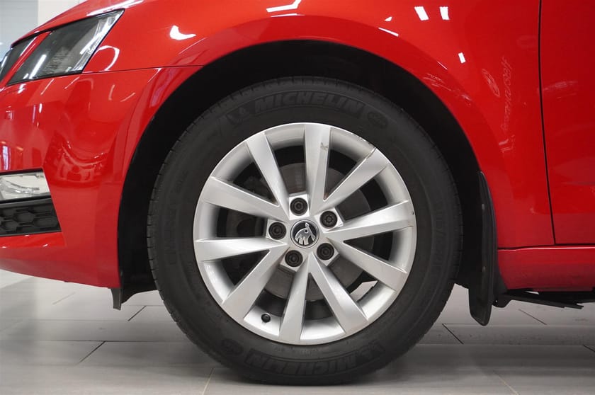 Bild 2 av Škoda Octavia Kombi G-TEC Drag Servad 130hk Natursgas