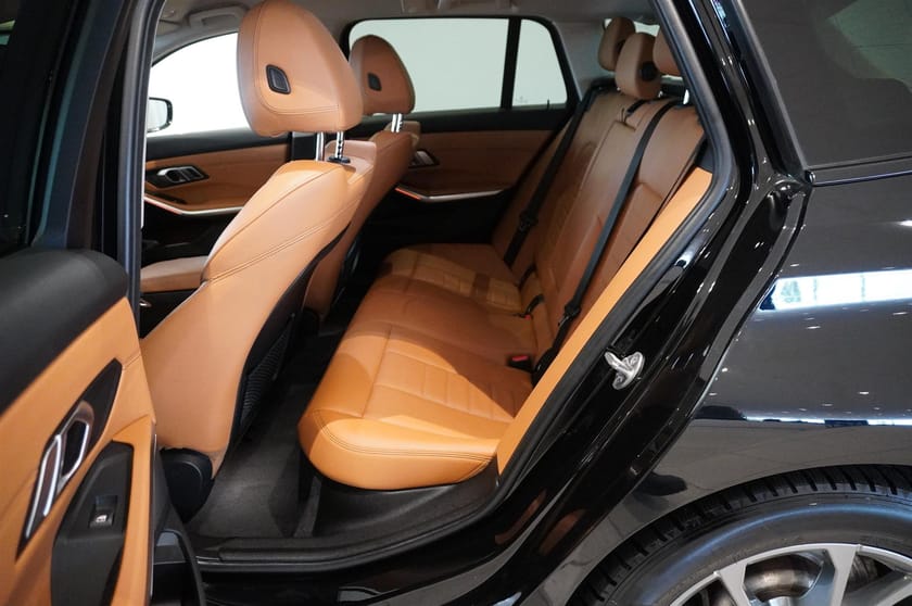 Bild 5 av BMW 330e xDrive Touring Sport Drag Fartpilot Läder HiFi 292hk