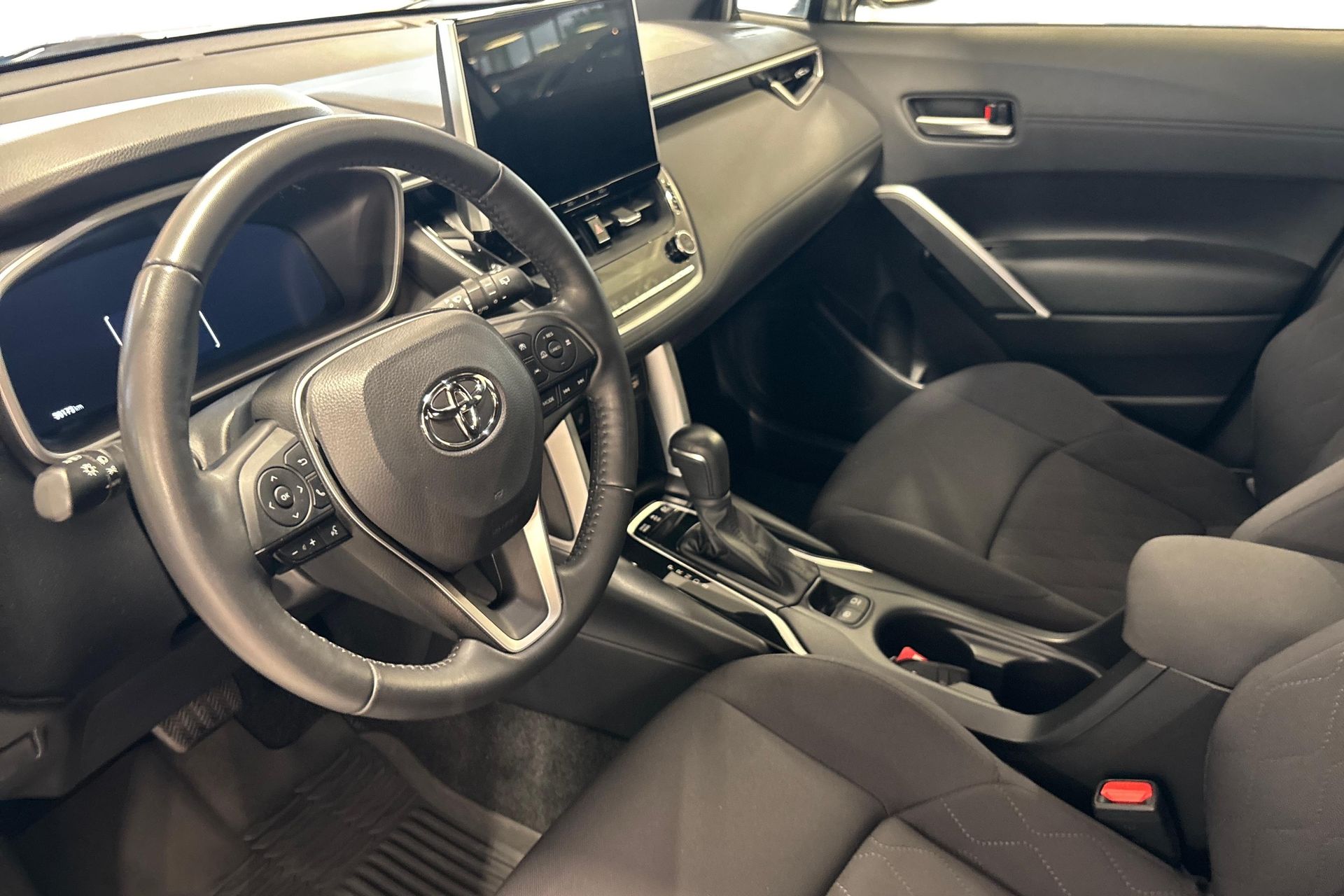Toyota Corolla Cross 2.0 Hybrid 2023, bild 7/10