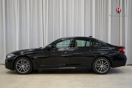 BMW 530e xDrive Sedan M Sport Drag Shadow Cognac Hifi Kamera