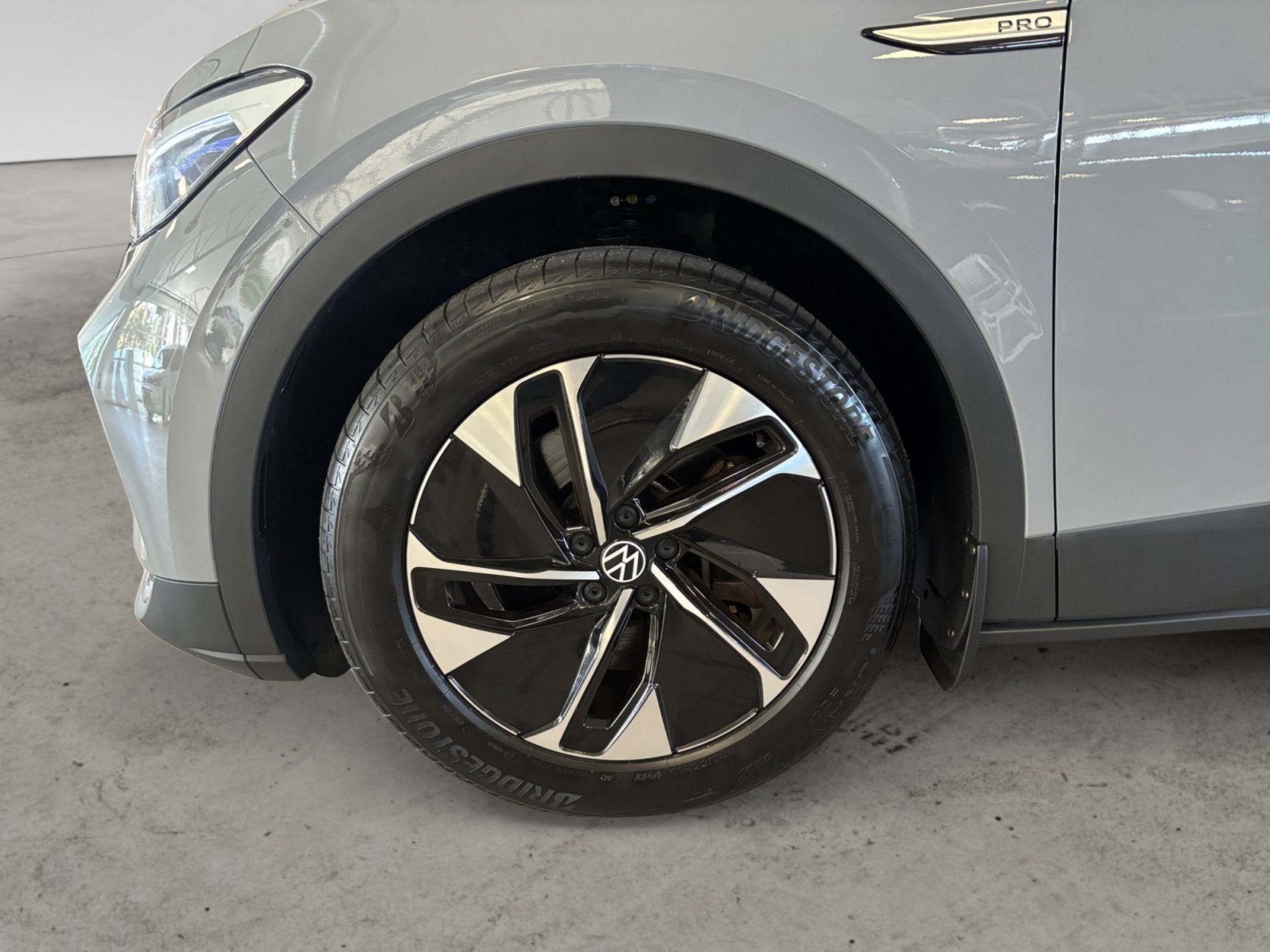 Volkswagen ID.4 Pro Performance 2023, photo 6/10