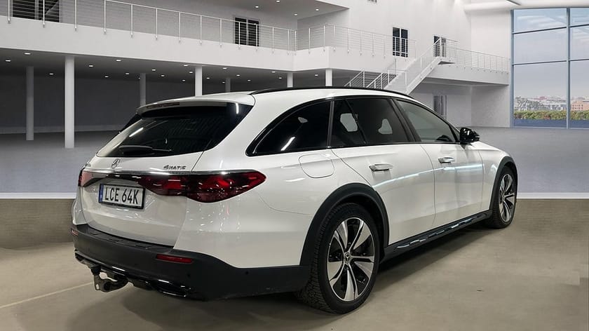 Bild 4 av Mercedes-Benz E 300 de 4MATIC All-Terrain E300  Premium | Superscreen | Luftfjädring | 360