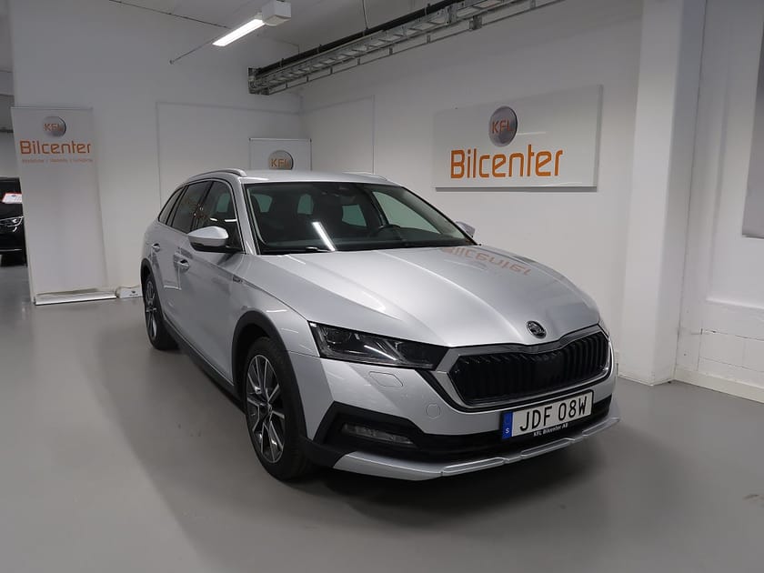 Bild 3 av Škoda Octavia Scout Skoda 2.0 TDI 4x4 V-Däck ingår Cockpit-Drag-Kamera-Värmare-Ca