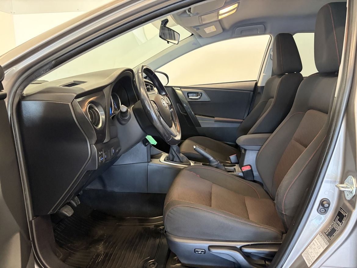 Toyota Toyota Auris — bild 7