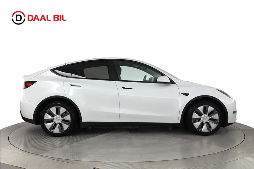 Bild 5 av Tesla Model Y Long Range AWD 514HK DRAGKROK VÄRM B-KAMERA PANO NFC