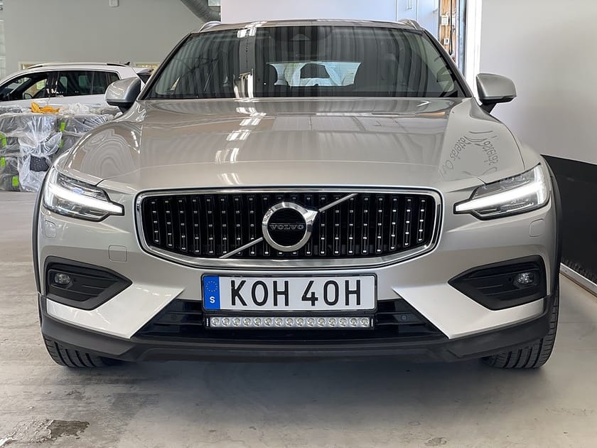 Bild 3 av Volvo V60 Cross Country D4 190hk Momentum Drag Värmare Gps