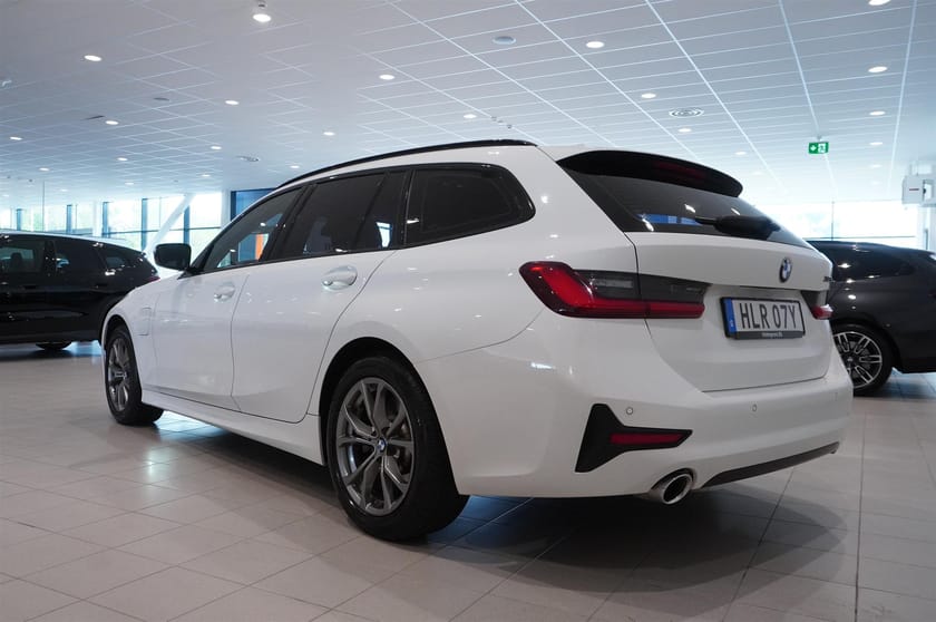 Bild 4 av BMW 330e Touring Sportline Drag HiFi