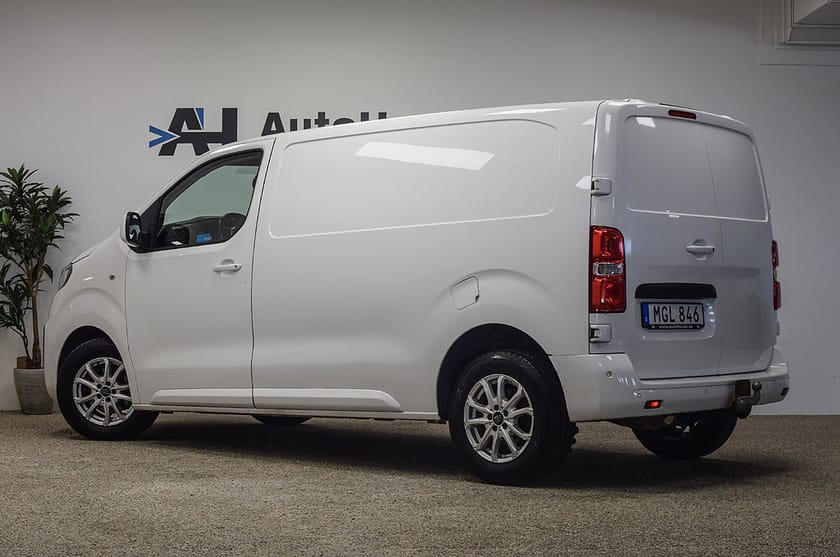 Bild 2 av Peugeot Expert Panel Van 1.2t BlueHDi 177HK Värmare Krok Kamera CarPla