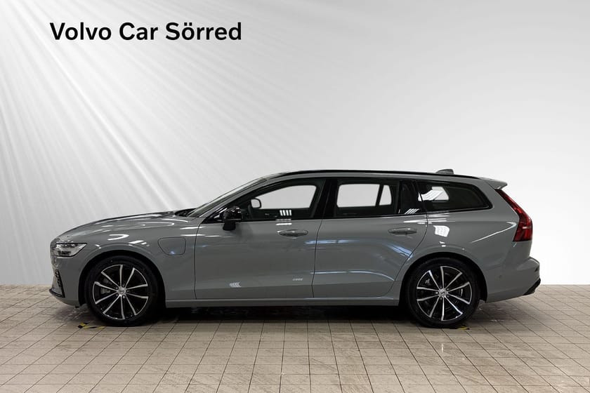 Bild 3 av Volvo V60 T6 Plus Dark Nordic Edt, Privatleas 5995:- Drag, 360 Kamera, H&K