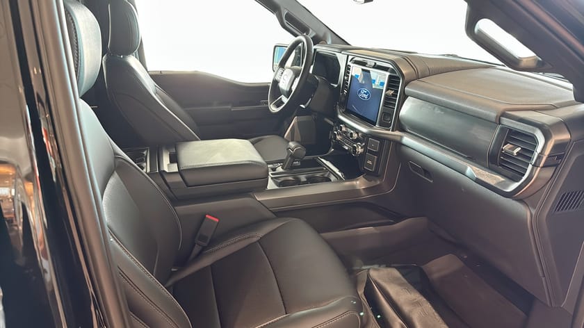 Bild 3 av Ford F-150 SuperCrew Lariat Black Edition |0%ränta|