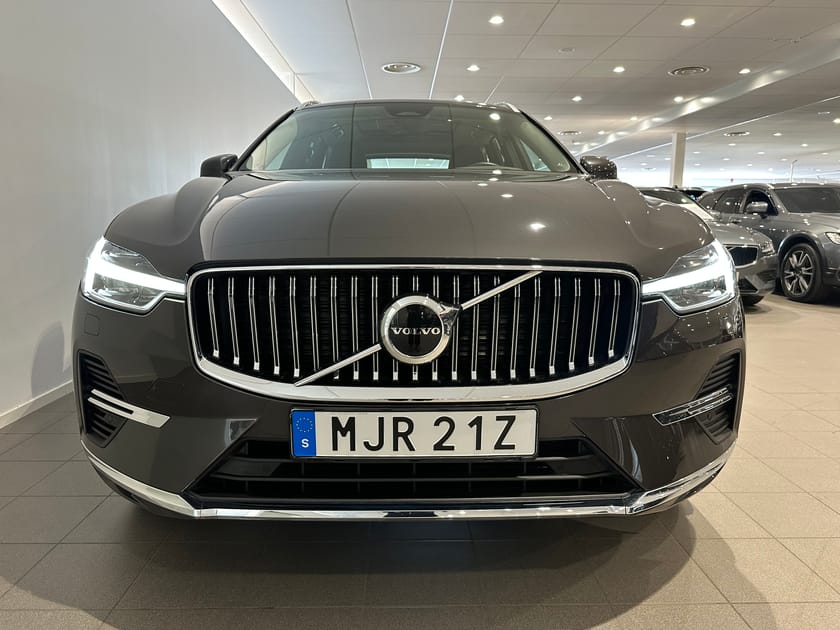 Bild 2 av Volvo XC60 Recharge T6 Core Bright / Panoramatak / Backkamera / Navigation