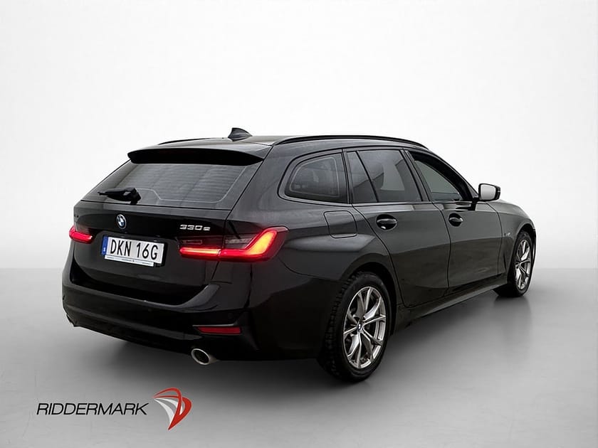 Bild 5 av BMW 330e xDrive Touring Sport line Navi CarPlay Sensorer