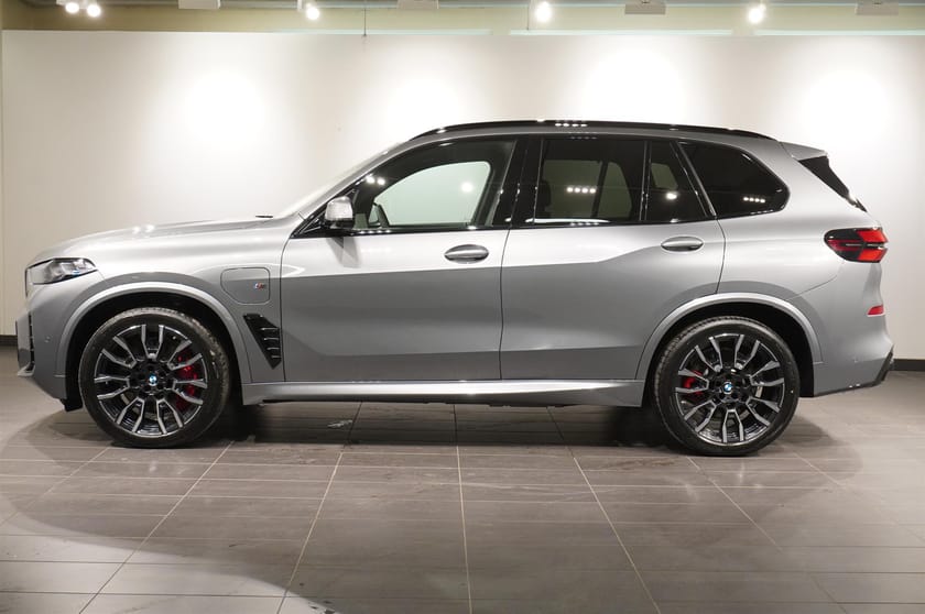 Bild 2 av BMW X5 xDrive50e M Sport Pro Business Ed Drag DA Pro H K
