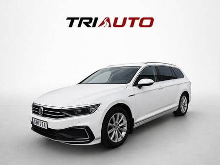 Volkswagen Passat Sportscombi GTE 1.4 Executive MOMS Drag Värmare